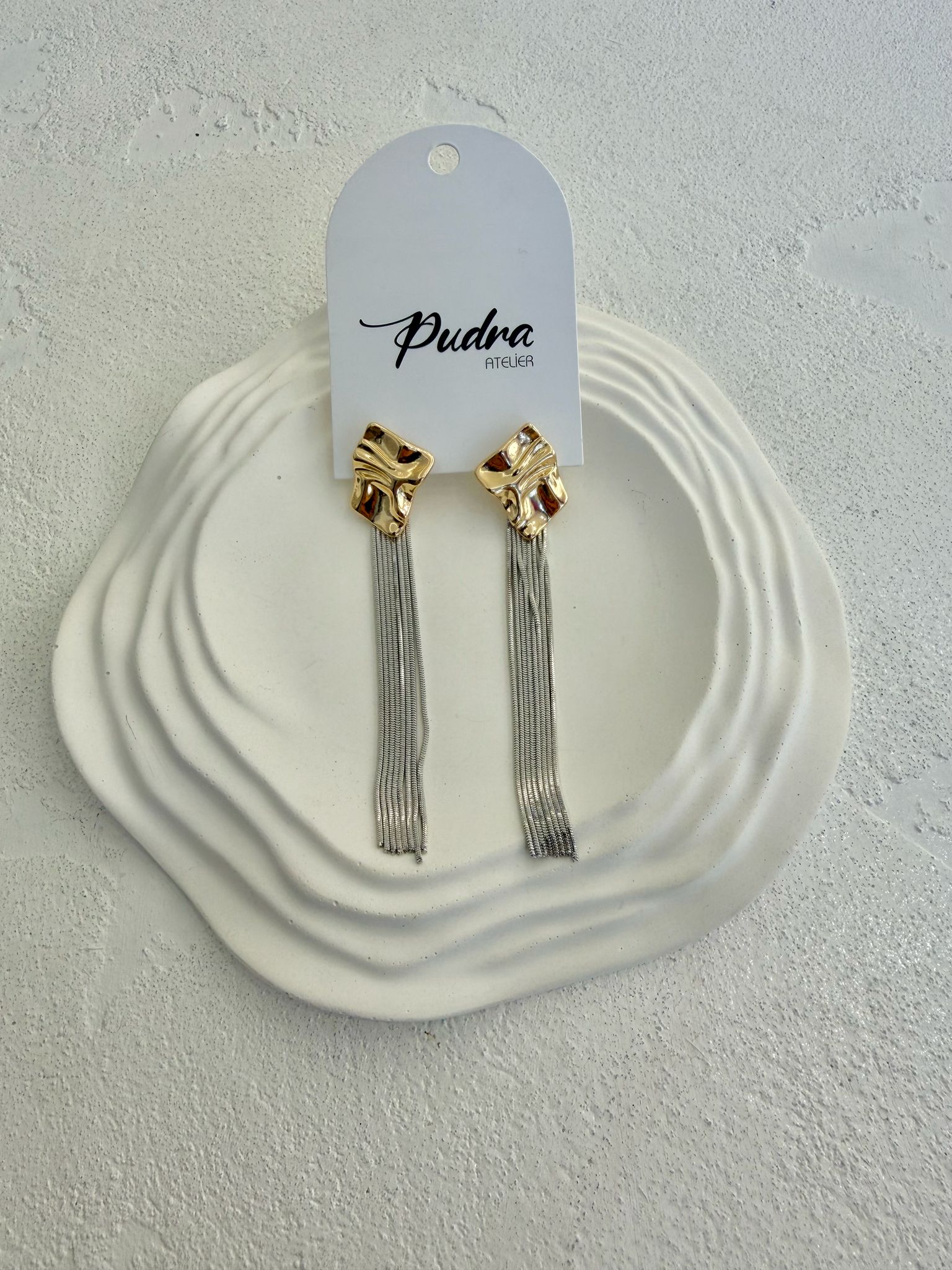 Marka Muadil Gold Silver Sallantılı Küpe