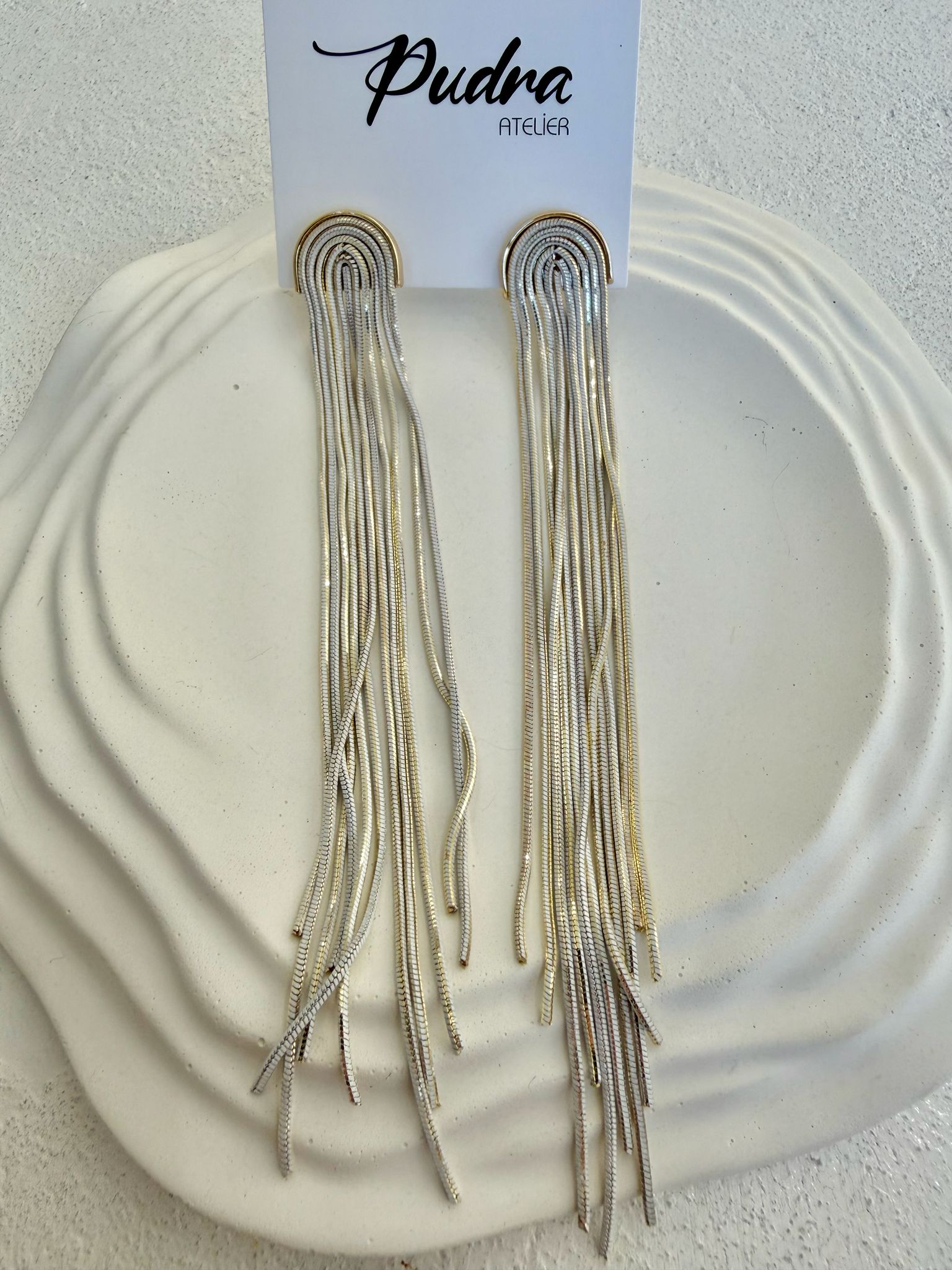 Marka Muadil Gold Silver Sallantılı Küpe - Görsel 3