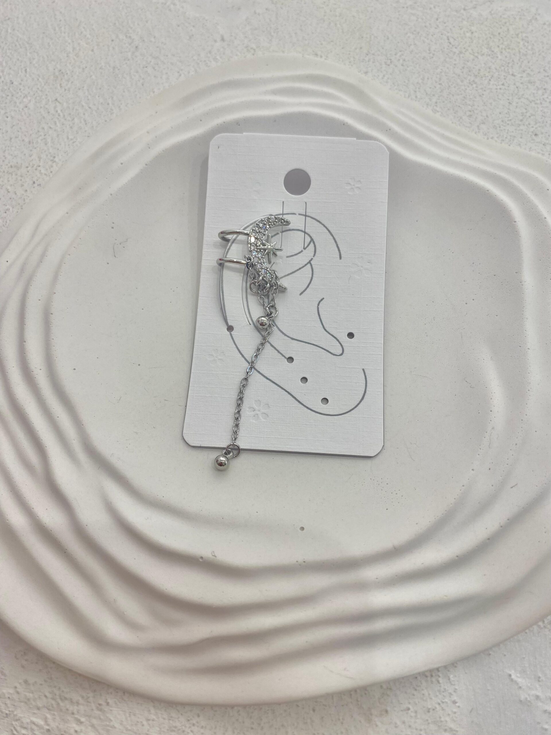 Taşlı Ay Yıldız Figürlü Sallantılı Kıkırdak Küpe