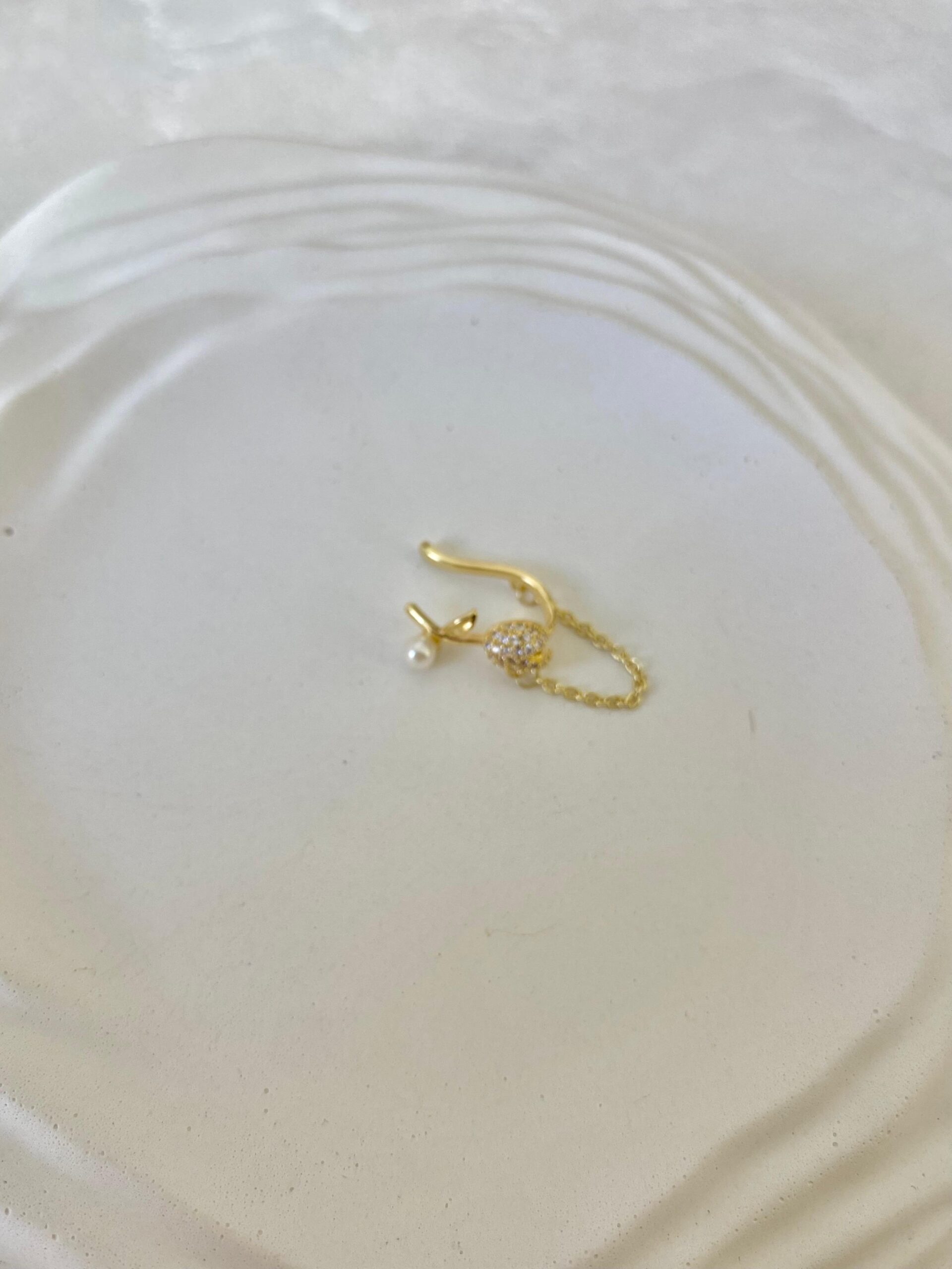 Taşlı İncili Lale Şeklinde Earcuff Kıkırdak Küpe - Görsel 3