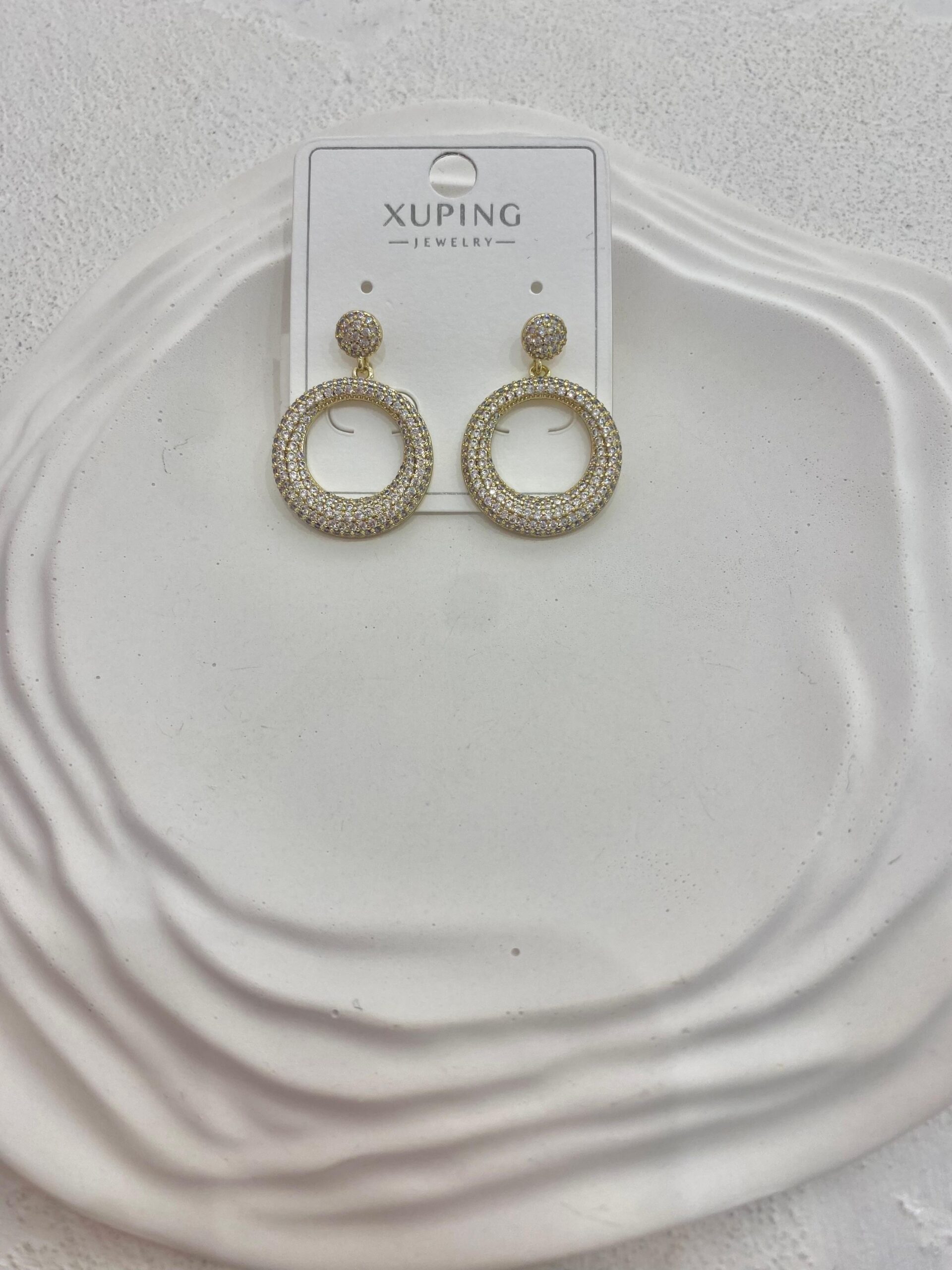 Xuping 14k Taşlı Yuvarlak Sallantılı Çelik Küpe