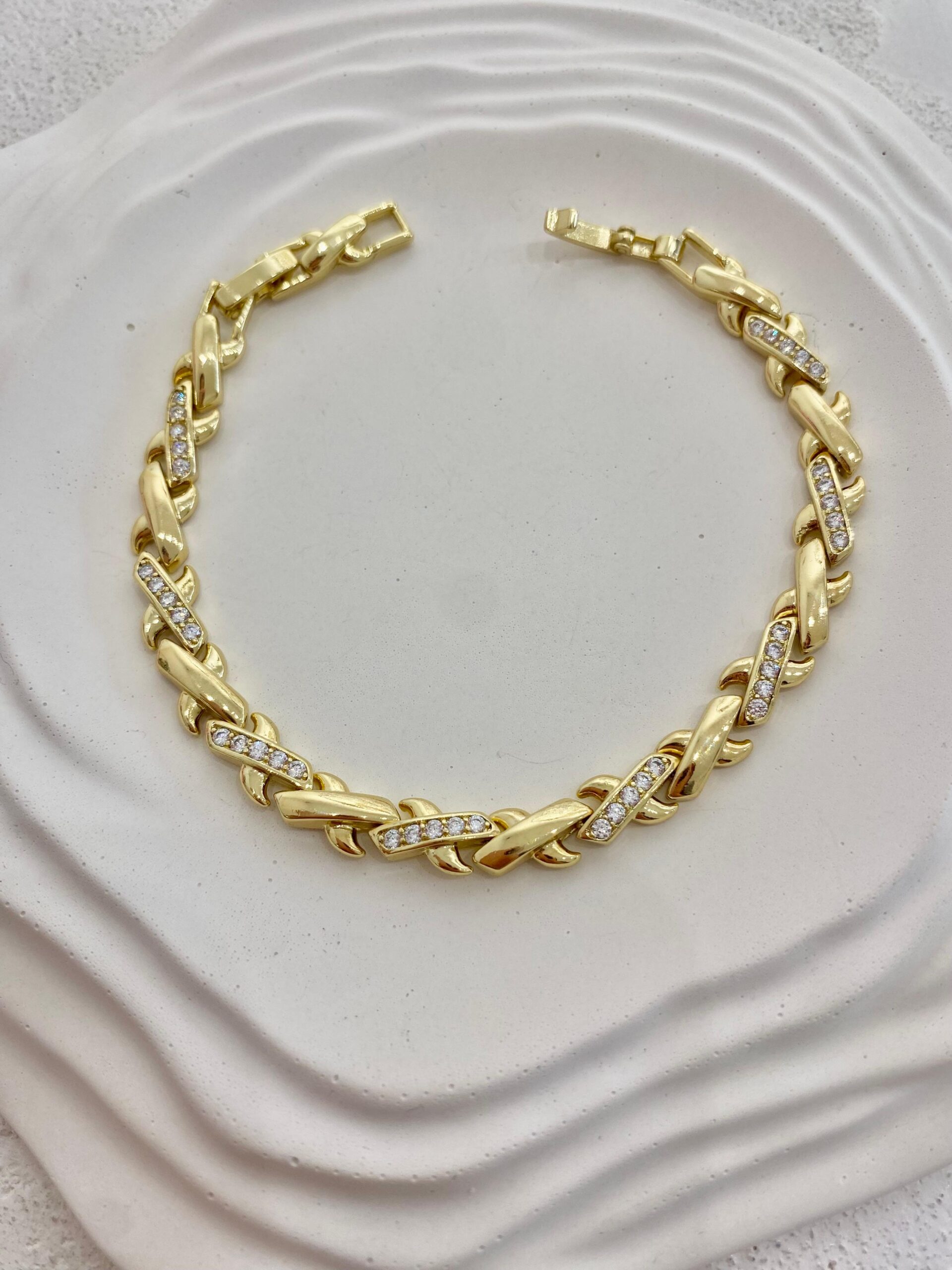 Xuping 14k Çarpı Şeklinde Taşlı Bileklik - Görsel 4