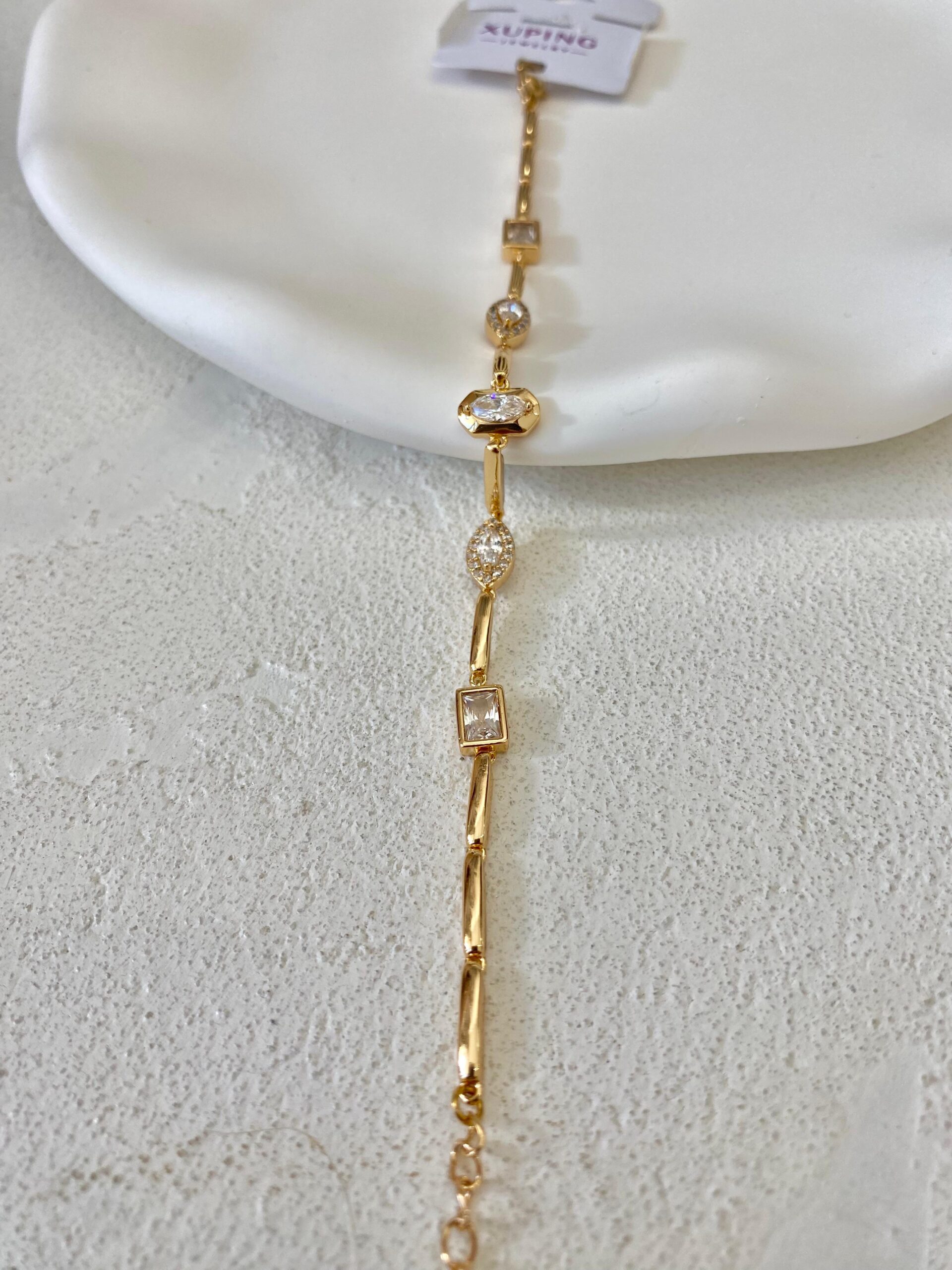 Xuping 14k Rose Gold Geometrik Taşlı Bileklik - Görsel 4