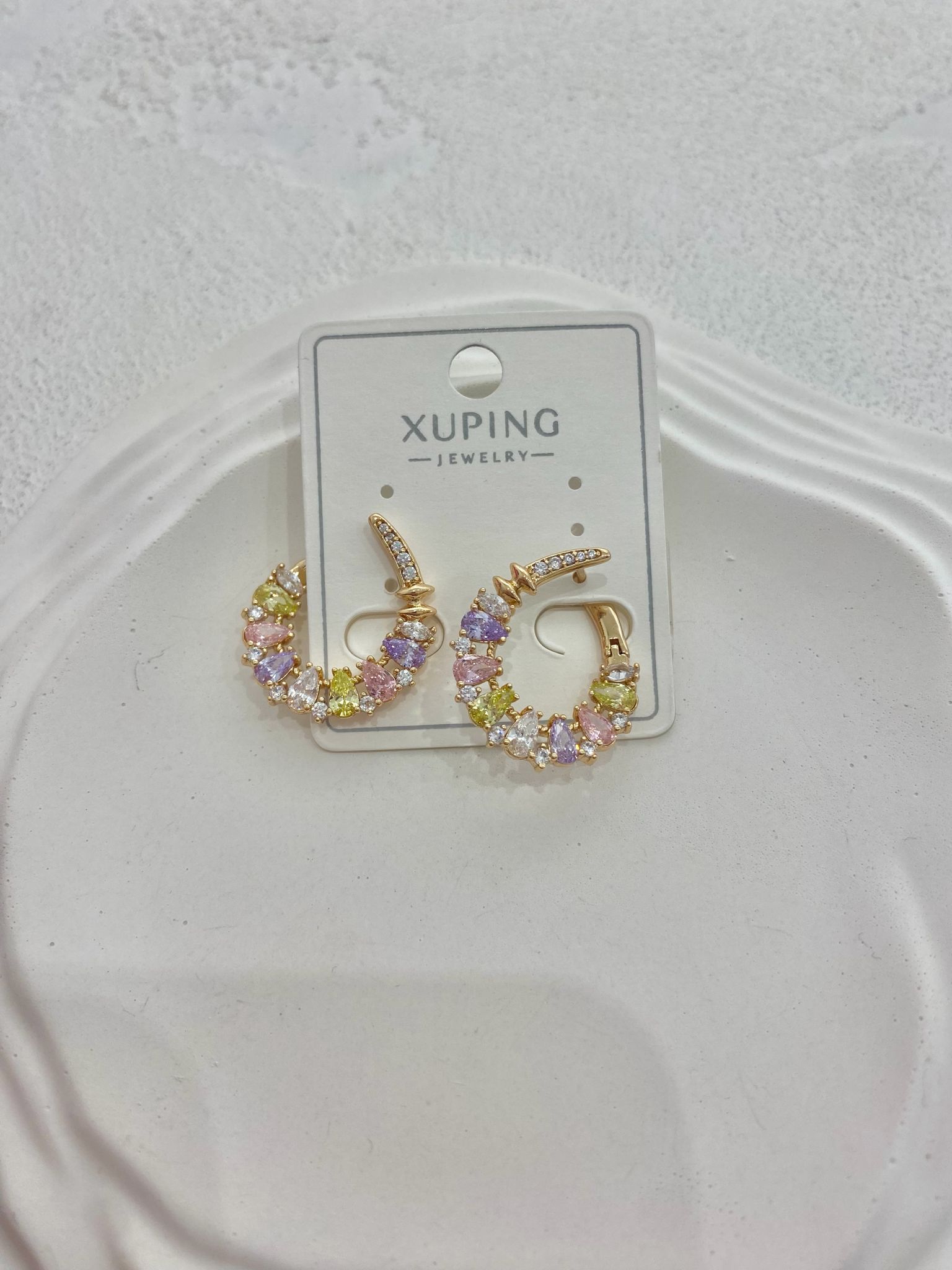 Xuping Renkli Taşlı Sarmal Rose Gold Çelik Küpe