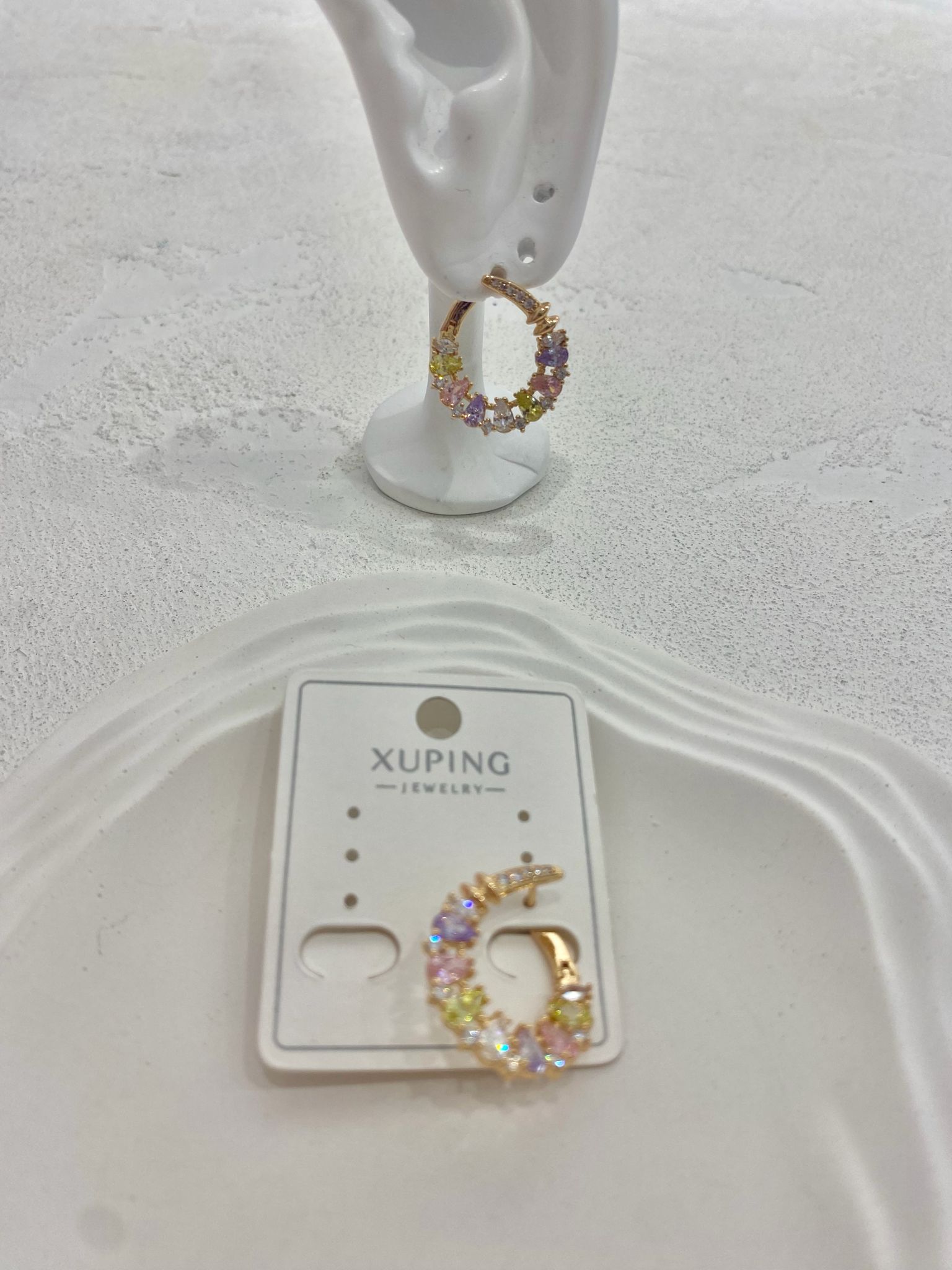 Xuping Renkli Taşlı Sarmal Rose Gold Çelik Küpe - Görsel 2