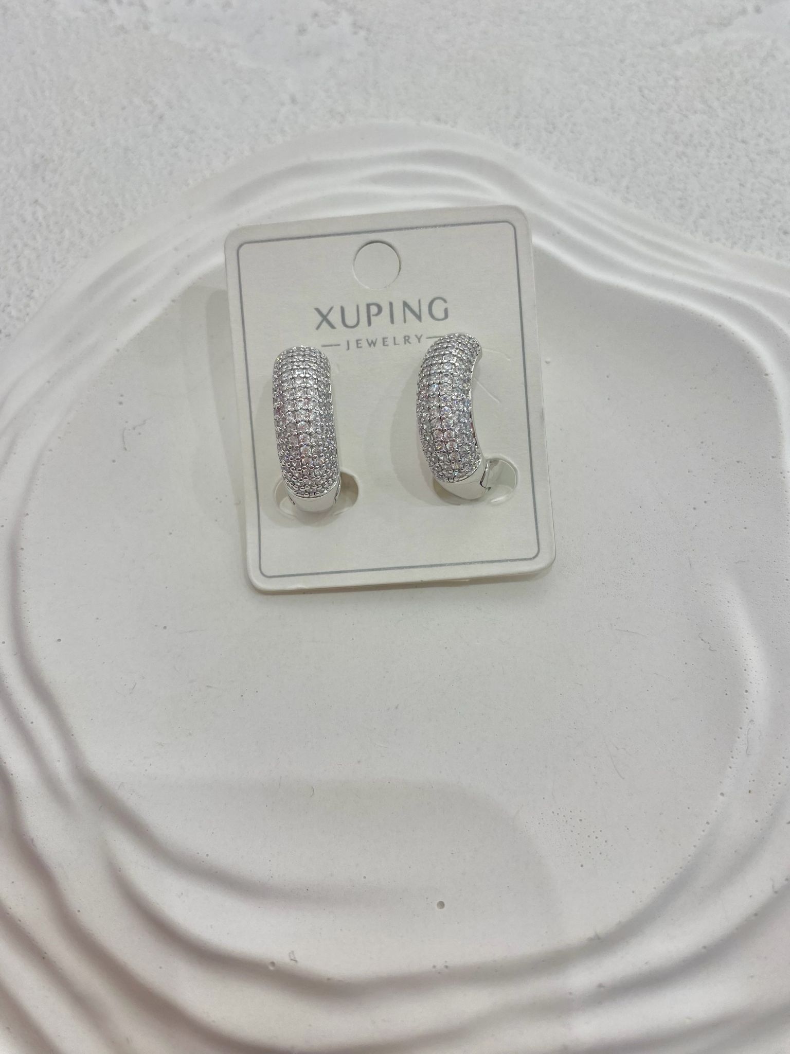 Xuping Taşlı Balon Çelik Halka Küpe